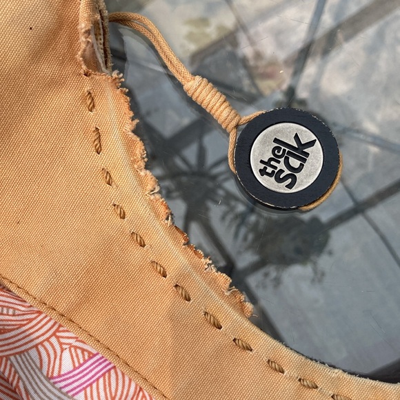 The Sak Tan Leather Hobo Handbag - Picture 3 of 11